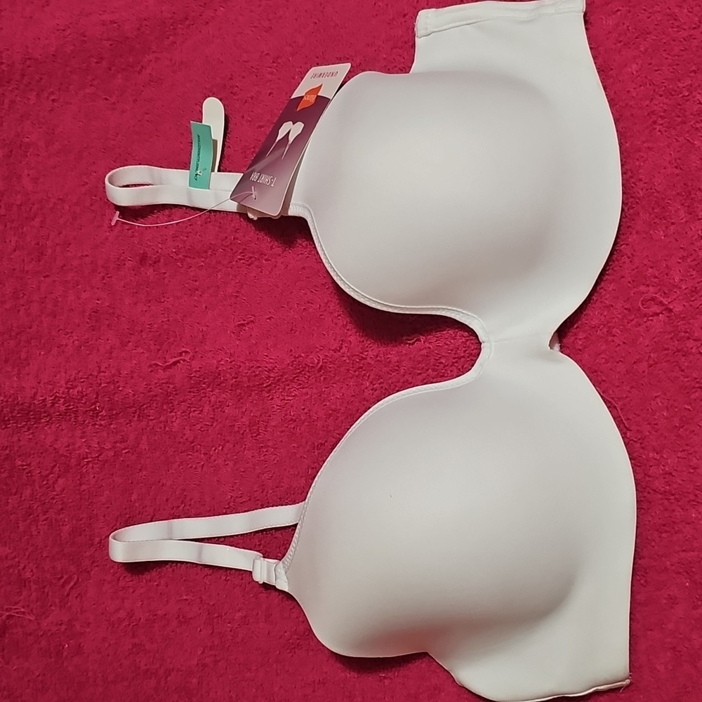 Hanes White T-Shirt Bra Underwire Size 34B New